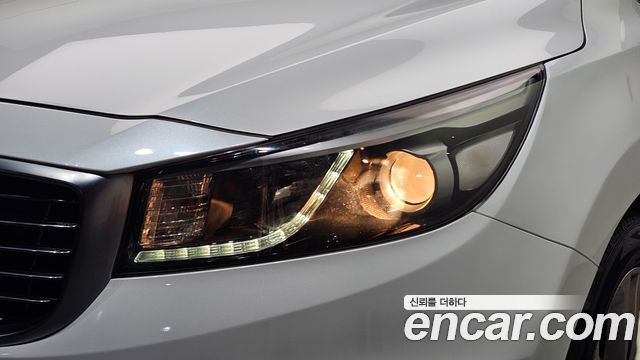 Kia Carnival 9-seater Prestige 2017 — фото 22