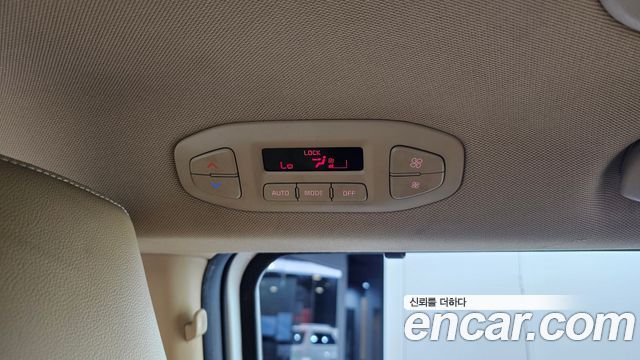 Kia Carnival 9-seater Prestige 2017 — фото 30