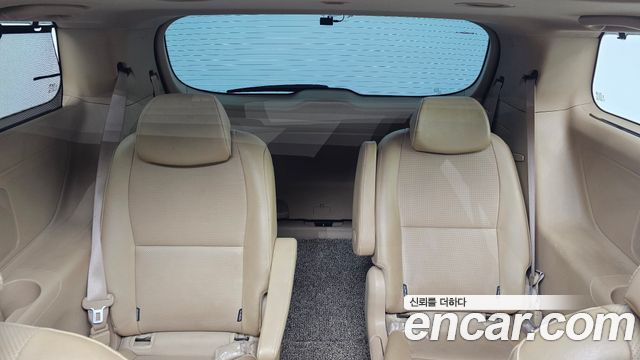 Kia Carnival 9-seater Prestige 2017 — фото 32