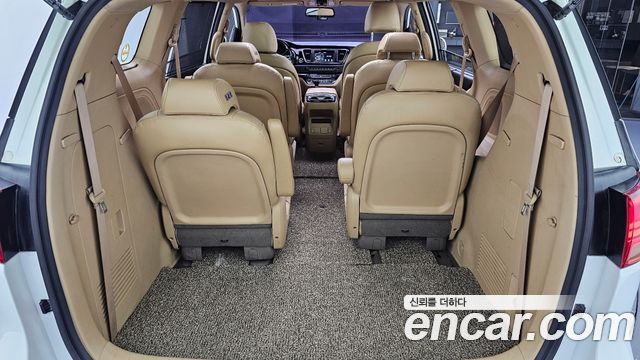 Kia Carnival 9-seater Prestige 2017 — фото 33