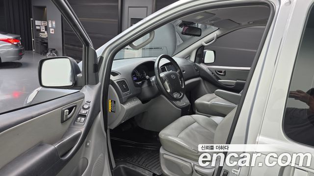 Hyundai Grand Starex 5-Seater VAN Modern 2018 — фото 10