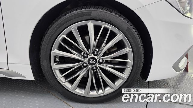 Hyundai Grandeur (IG) 3.0 Exclusive Special 2018 — фото 21