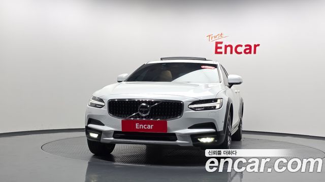 Volvo V90 Cross Country T5 Pro AWD 2019 — фото 3