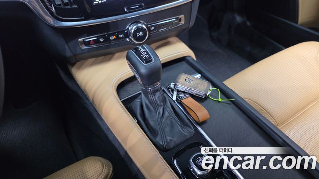 Volvo V90 Cross Country T5 Pro AWD 2019 — фото 9