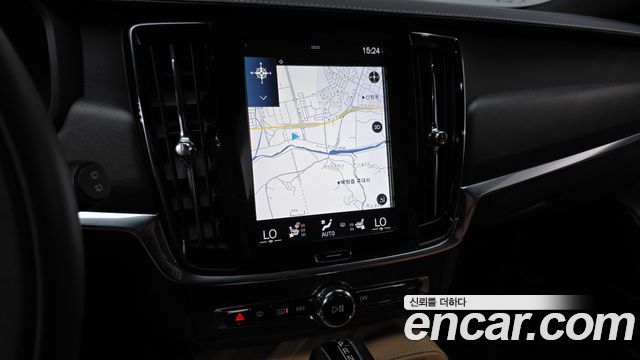 Volvo V90 Cross Country T5 Pro AWD 2019 — фото 13