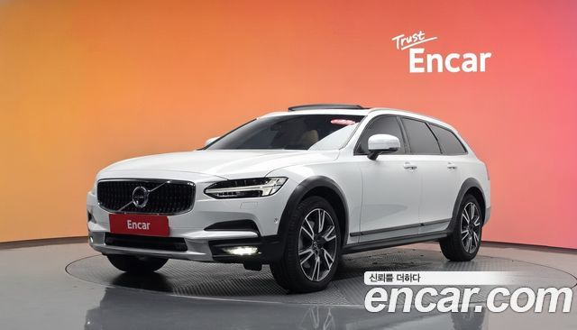 Volvo V90 Cross Country T5 Pro AWD 2019 — фото 1