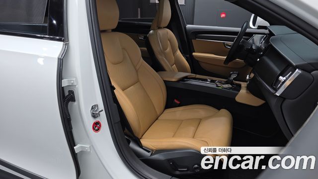 Volvo V90 Cross Country T5 Pro AWD 2019 — фото 26