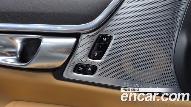Volvo V90 Cross Country T5 Pro AWD 2019 — фото 30