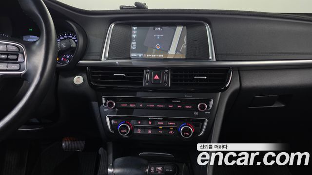 Kia K5 (II) 2.0 MX Prestige 2018 — фото 16