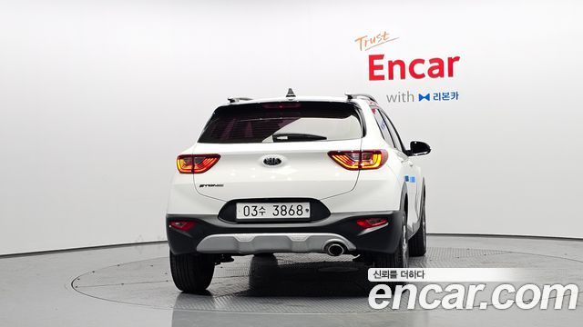 Kia Stonic Diesel 1.6 Prestige 2019 — фото 4