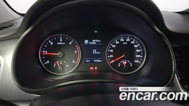 Kia Stonic Diesel 1.6 Prestige 2019 — фото 8