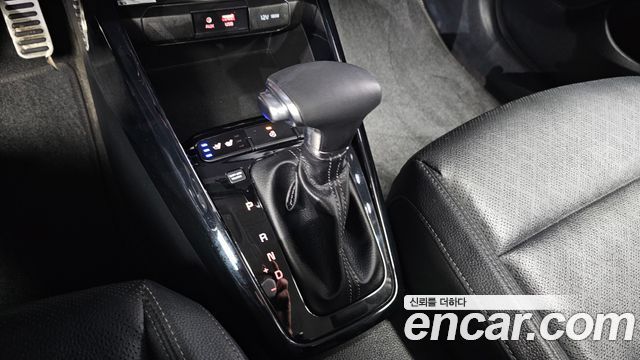 Kia Stonic Diesel 1.6 Prestige 2019 — фото 9