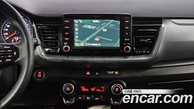 Kia Stonic Diesel 1.6 Prestige 2019 — фото 13