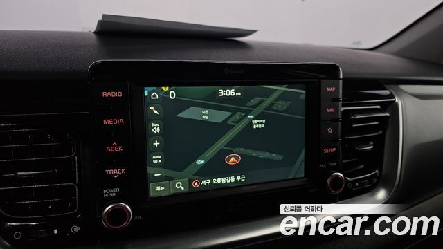 Kia Stonic Diesel 1.6 Prestige 2019 — фото 14
