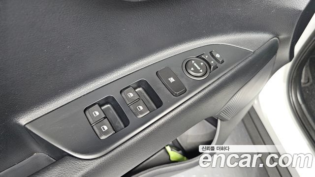 Kia Stonic Diesel 1.6 Prestige 2019 — фото 28