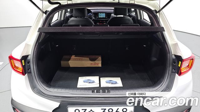 Kia Stonic Diesel 1.6 Prestige 2019 — фото 30