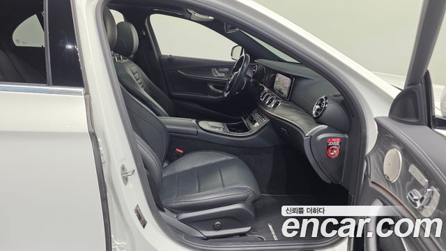 Mercedes-Benz E-Class (W213) E350 4MATIC AMG Line 2022 — фото 11