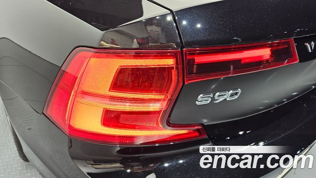 Volvo S90 D4 Inscription 2018 — фото 23
