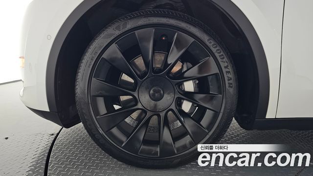 Tesla Model Y Long Range AWD 2021 — фото 5