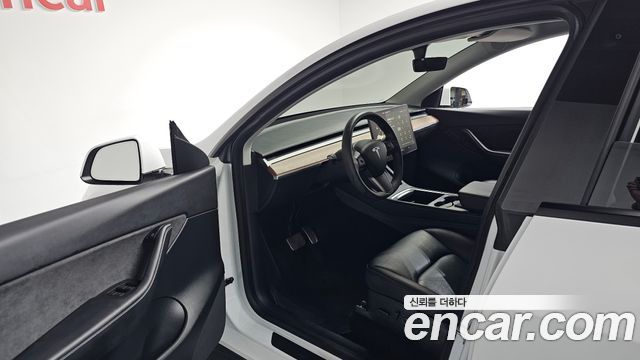 Tesla Model Y Long Range AWD 2021 — фото 10