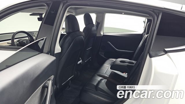 Tesla Model Y Long Range AWD 2021 — фото 12
