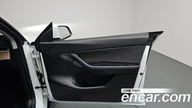 Tesla Model Y Long Range AWD 2021 — фото 24