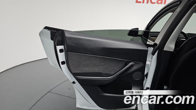 Tesla Model Y Long Range AWD 2021 — фото 25