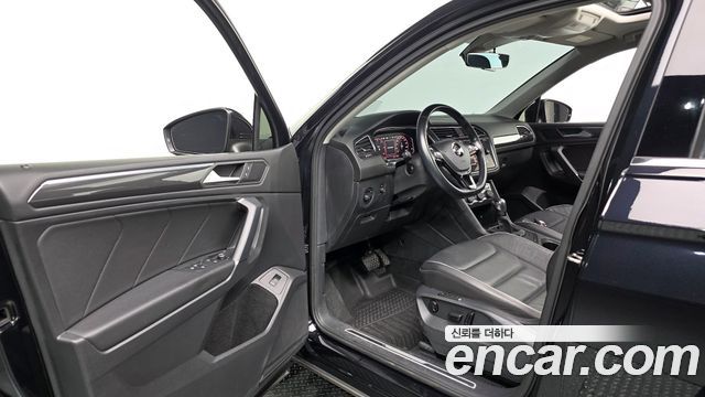 Volkswagen Tiguan Allspace 2.0 TDI Prestige 2020 — фото 10