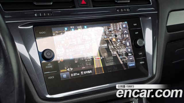 Volkswagen Tiguan Allspace 2.0 TDI Prestige 2020 — фото 13