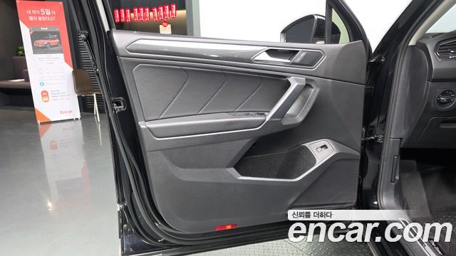 Volkswagen Tiguan Allspace 2.0 TDI Prestige 2020 — фото 24