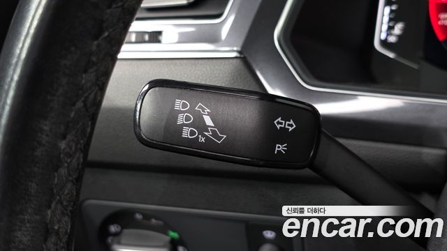 Volkswagen Tiguan Allspace 2.0 TDI Prestige 2020 — фото 27