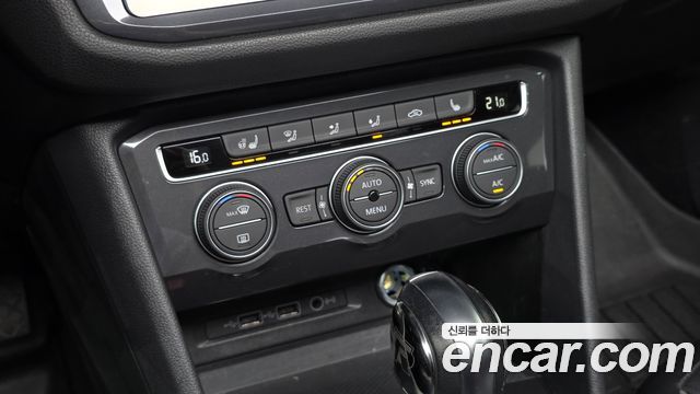Volkswagen Tiguan Allspace 2.0 TDI Prestige 2020 — фото 30