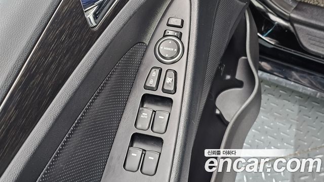Hyundai Sonata The Brilliant CVVL Modern 2014 — фото 17