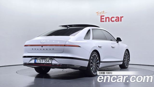 Hyundai Grandeur (GN7) 2,5 Gasoline 2WD Calligraphy 2023 — фото 2