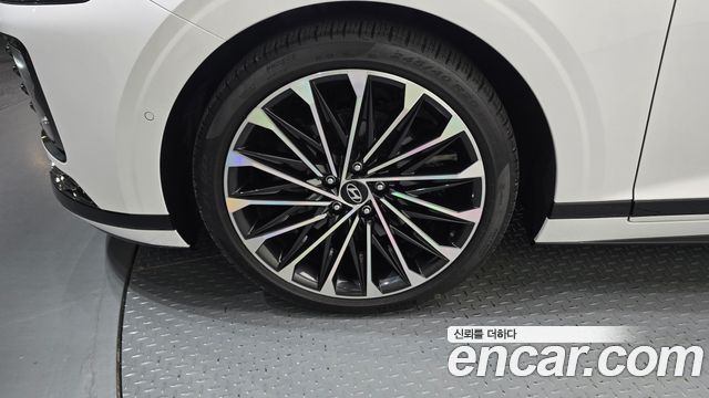 Hyundai Grandeur (GN7) 2,5 Gasoline 2WD Calligraphy 2023 — фото 5