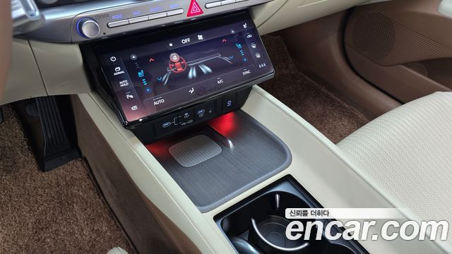 Hyundai Grandeur (GN7) 2,5 Gasoline 2WD Calligraphy 2023 — фото 16