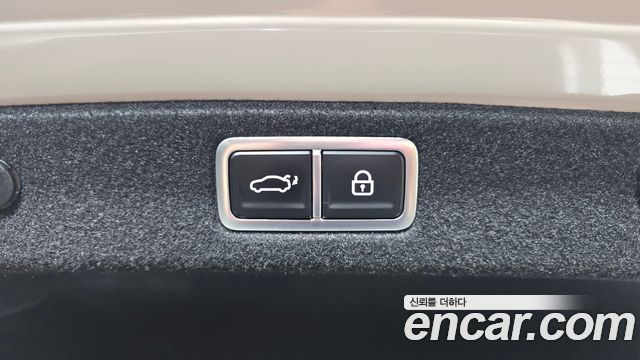 Hyundai Grandeur (GN7) 2,5 Gasoline 2WD Calligraphy 2023 — фото 20