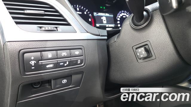 Genesis G80 2.2D AWD Premium Luxury 2018 — фото 17