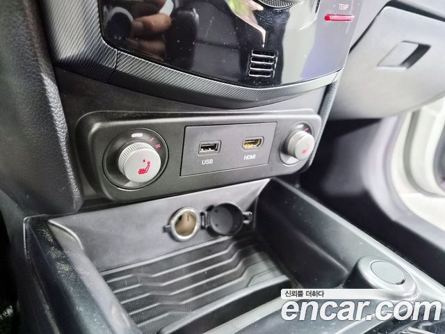 KG Mobility (SsangYong) Tivoli LX 2WD 2017 — фото 16