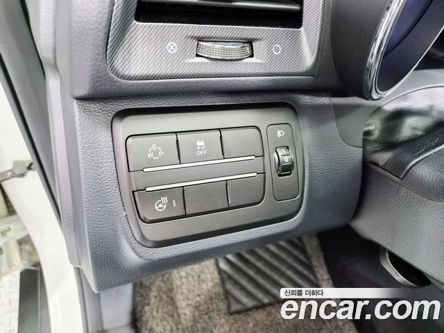 KG Mobility (SsangYong) Tivoli LX 2WD 2017 — фото 18