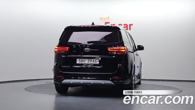 Kia Carnival 9-Seater Noblesse Special 2019 — фото 4