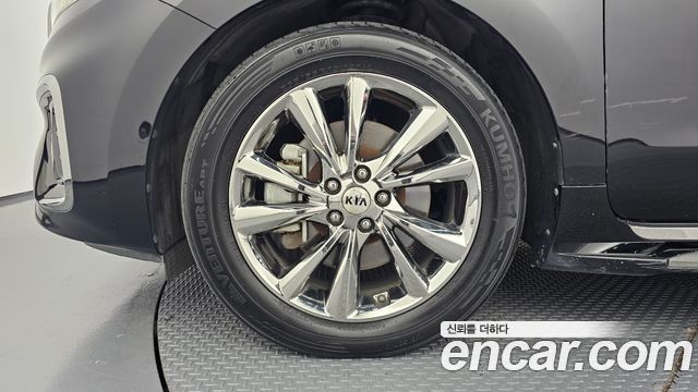 Kia Carnival 9-Seater Noblesse Special 2019 — фото 5