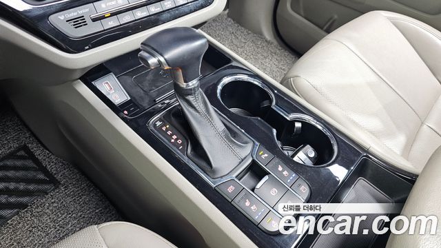 Kia Carnival 9-Seater Noblesse Special 2019 — фото 9
