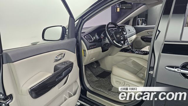 Kia Carnival 9-Seater Noblesse Special 2019 — фото 10