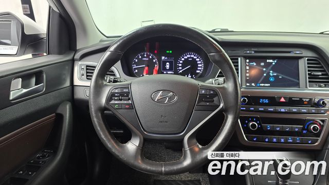 Hyundai Sonata (LF) 2.0 Care+ 2017 — фото 13