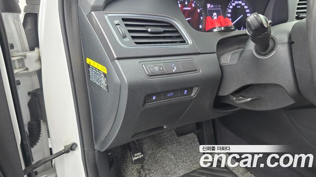 Hyundai Sonata (LF) 2.0 Care+ 2017 — фото 16