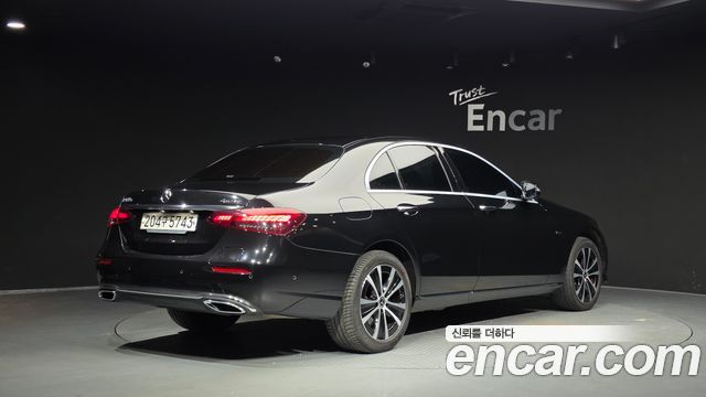 Mercedes-Benz E-Class (W213) E300e 4MATIC Exclusive 2021 — фото 2