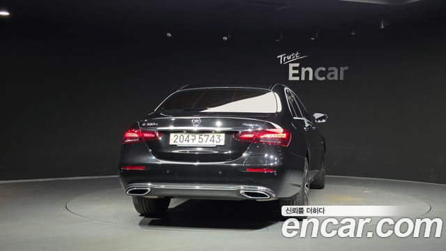 Mercedes-Benz E-Class (W213) E300e 4MATIC Exclusive 2021 — фото 4