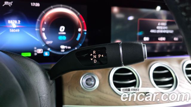 Mercedes-Benz E-Class (W213) E300e 4MATIC Exclusive 2021 — фото 9