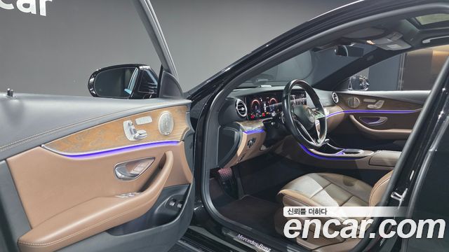 Mercedes-Benz E-Class (W213) E300e 4MATIC Exclusive 2021 — фото 10